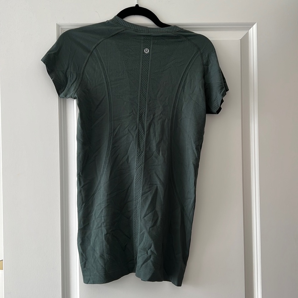 Lululemon swiftly tech short sleeve